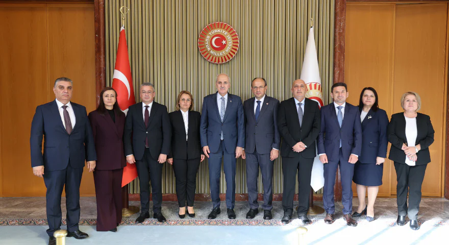 Kurtulmuş, iki yabancı heyeti Meclis’te kabul etti