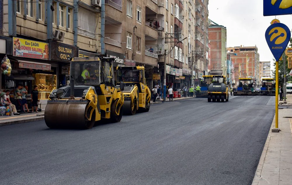 Diyarbakır'da 638 bin ton asfaltın bilançosu Meclis Salonunda açıklandı